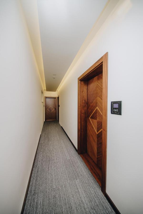 Boutique Luxury Apartments Kragujevac Buitenkant foto