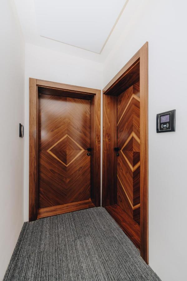 Boutique Luxury Apartments Kragujevac Buitenkant foto