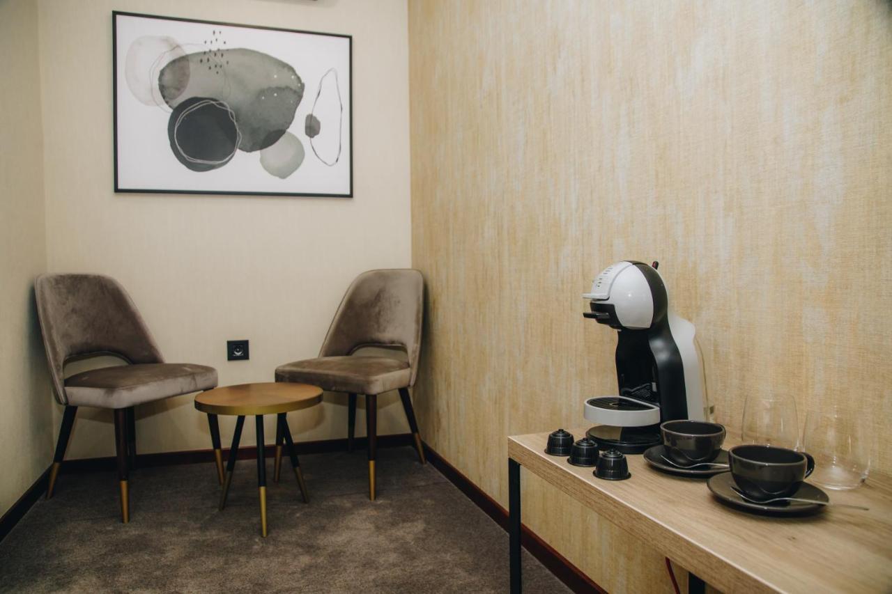 Boutique Luxury Apartments Kragujevac Buitenkant foto