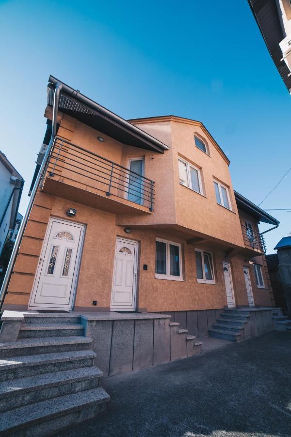 Boutique Luxury Apartments Kragujevac Buitenkant foto